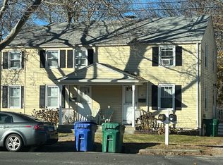 43 Summer St, Waterford, CT 06385