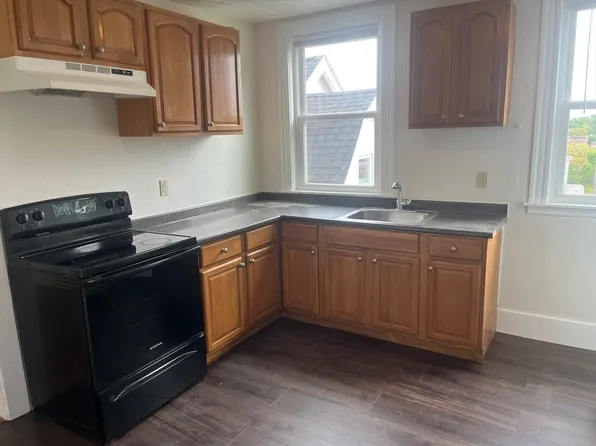 14 Magnolia Sq APT 3, Dorchester, MA 02125
