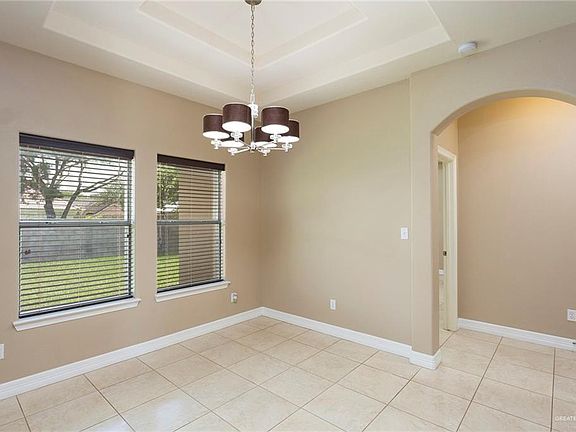 5th image of 2710 Maria Luiza Dr