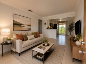 241 S Royal Poinciana Blvd, Miami Springs, FL