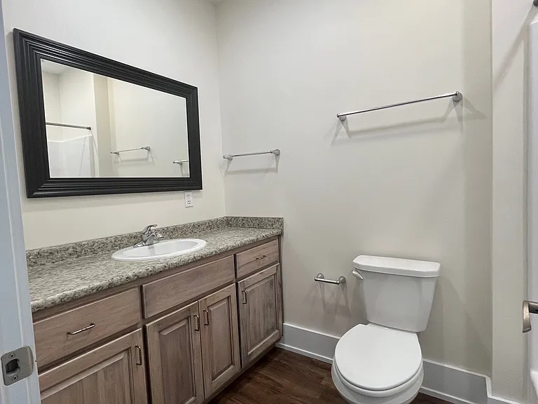 206 N Main St — Photo 5