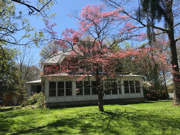 704 Airport Rd