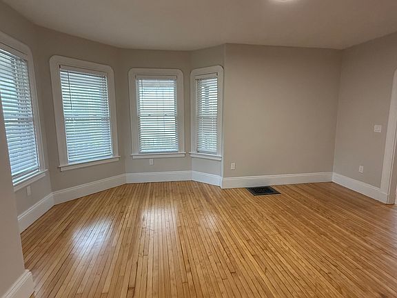 4th image of 98 Paradise Rd APT 1