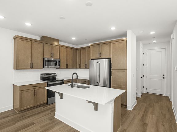 3rd image of 319 Lynwood Station Blvd