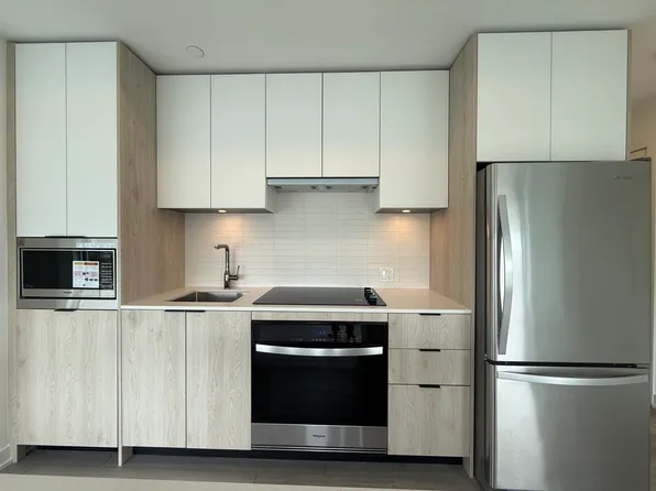 1007 The Queensway #1409, Toronto, ON M8Z 1P7