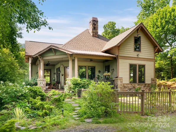 169 Camp Elliott Rd, Black Mountain, NC 28711