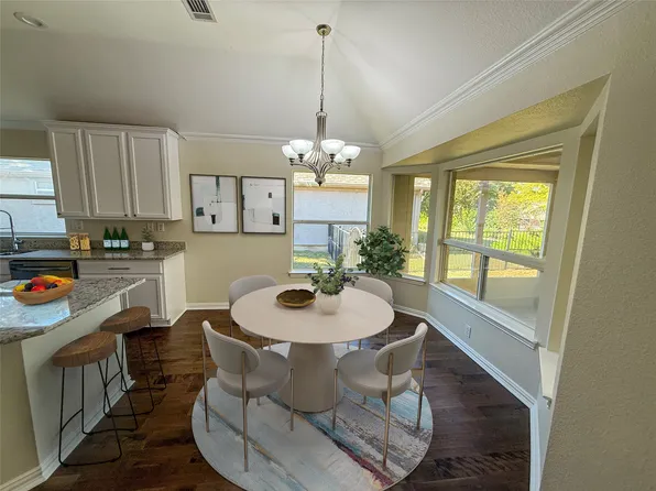 9704 Pinewood Dr, Denton, TX 76207