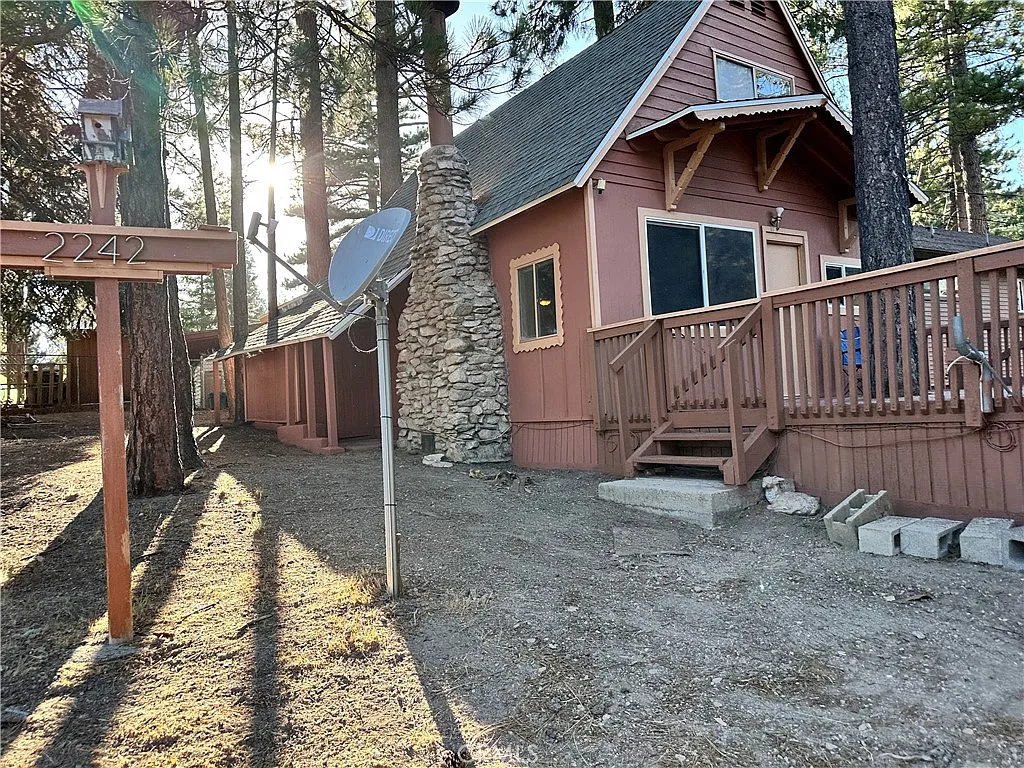 2 bed, 1.5 bath, 856 sqft, $1,975 — Photo 2
