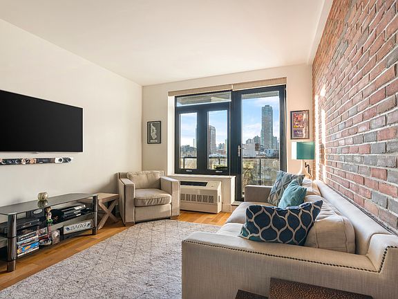 4th image of 4734 11th St APT 601
