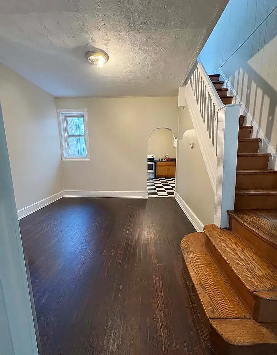 4 bed, 1176 sqft, $1,325 — Photo 2