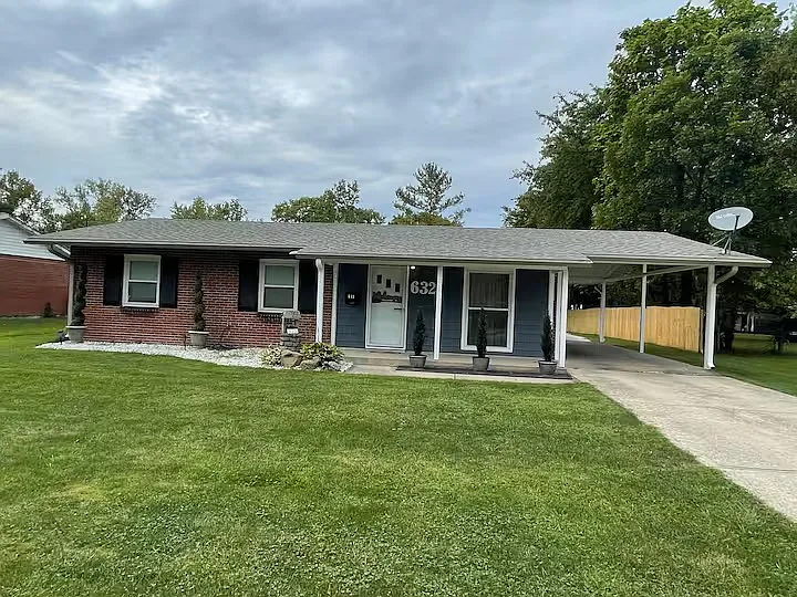 632 E Main St