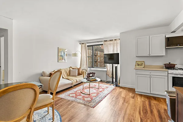 Rented by Keller Williams NYC | media 13