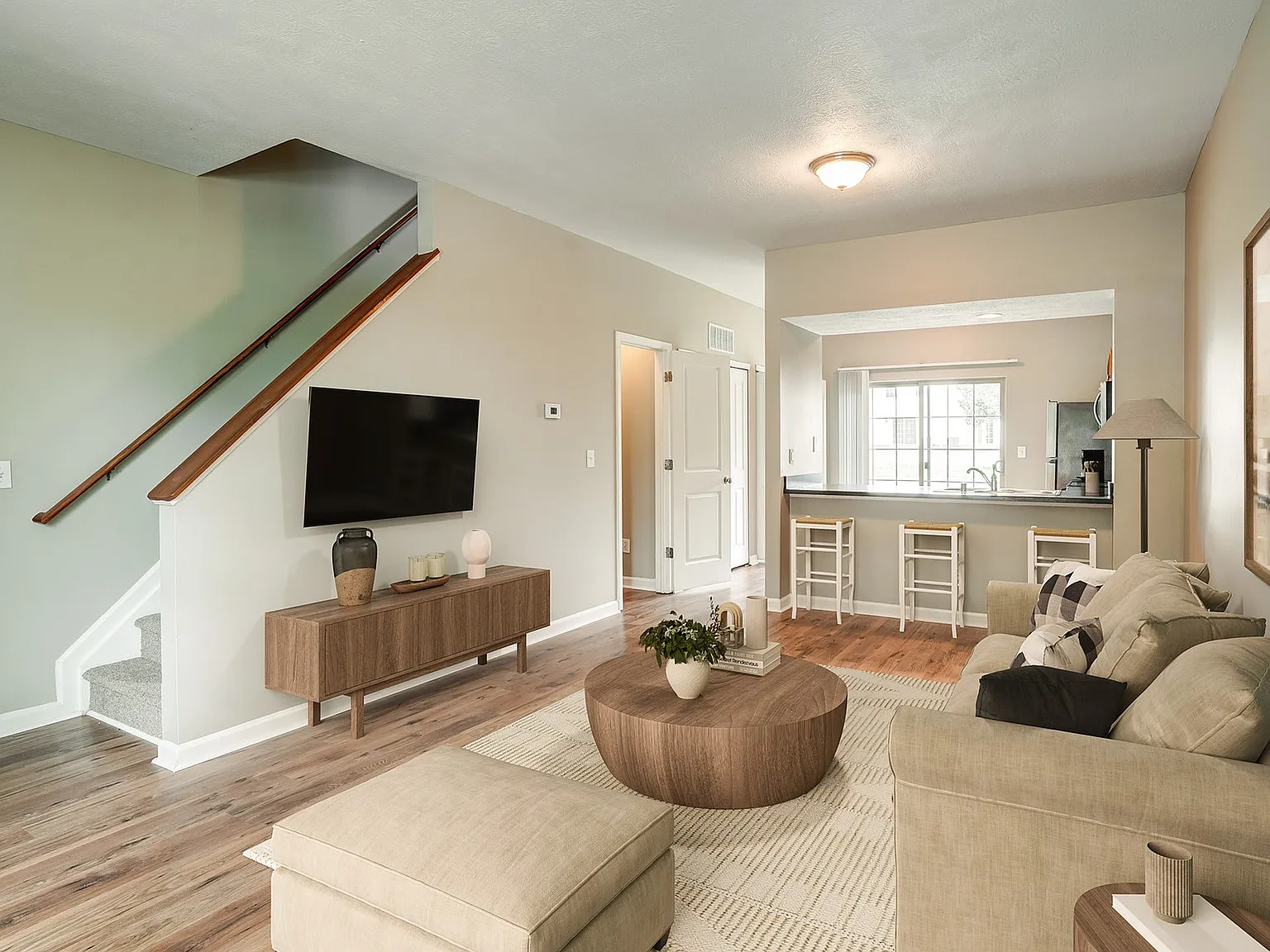 Riverford Crossing Apartments — Photo 1