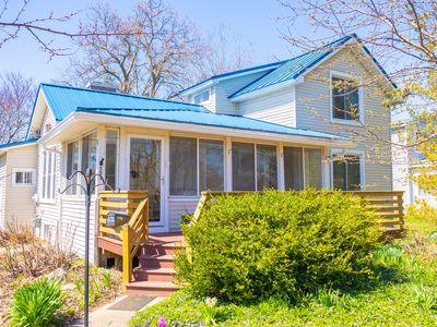501 N Elm St, Three Oaks, MI, 49128