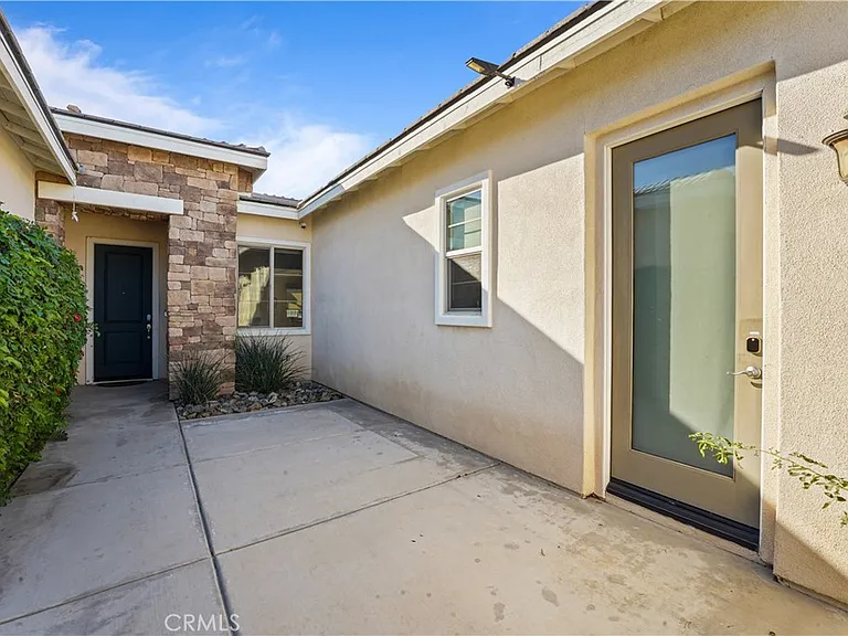 46073 Roudel Ln — Photo 3