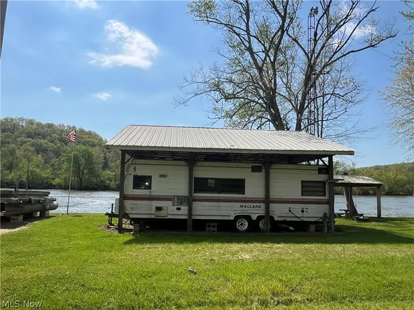 10006 N River Rd NW, McConnelsville, OH 43756