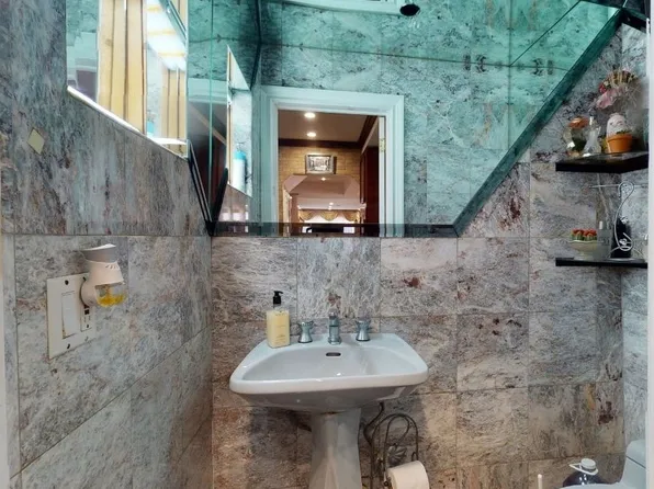 2112 Avenue L image 17 of 23