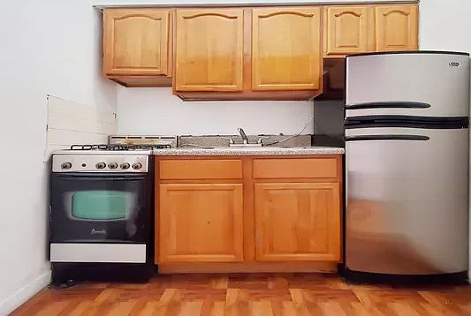 2nd image of 2 Spencer Ct #1