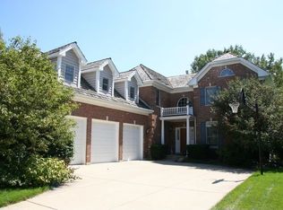 1706 E Hawthorne Blvd, Wheaton, IL 60187