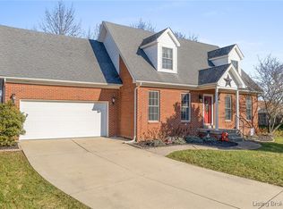 5618 Silktree Trl, Jeffersonville, IN 47130