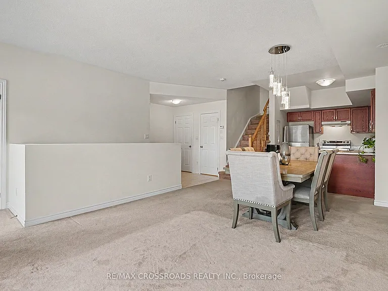 17 Eaton Park Ln #15 — Photo 4
