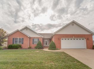 557 Streamstone Ln, Mascoutah, IL 62258