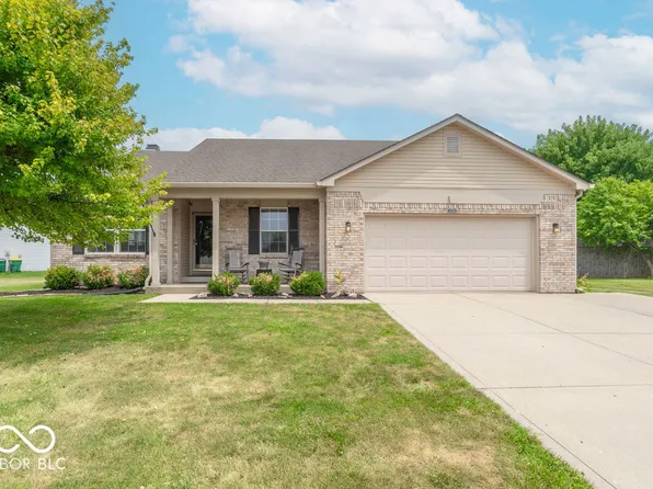 274 Pineview Dr, Mooresville, IN 46158