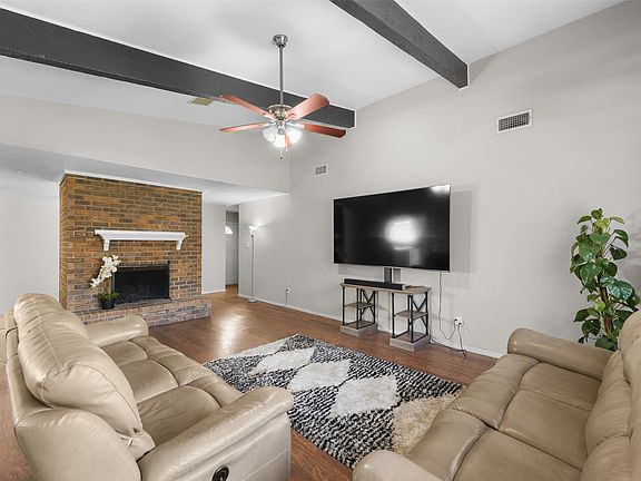 5th image of 2127 Holt Rd