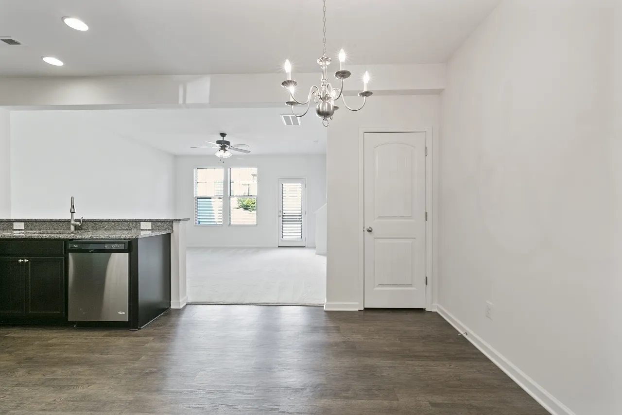 436 Carthage Ct — Photo 4