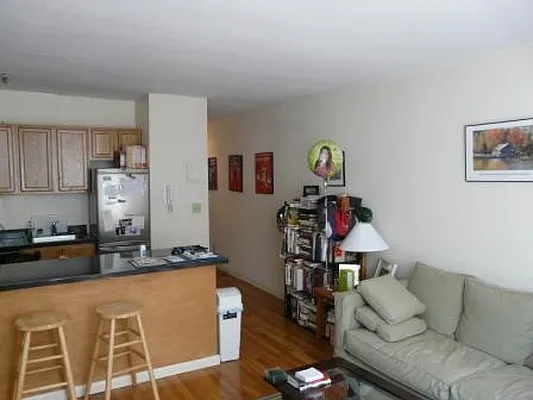 Rented by Guy Caterina, LREB | media 32