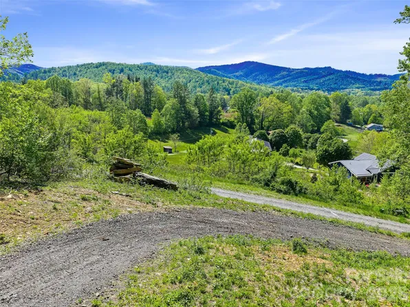 85 Shangrila Trl #2, Spruce Pine, NC 28777