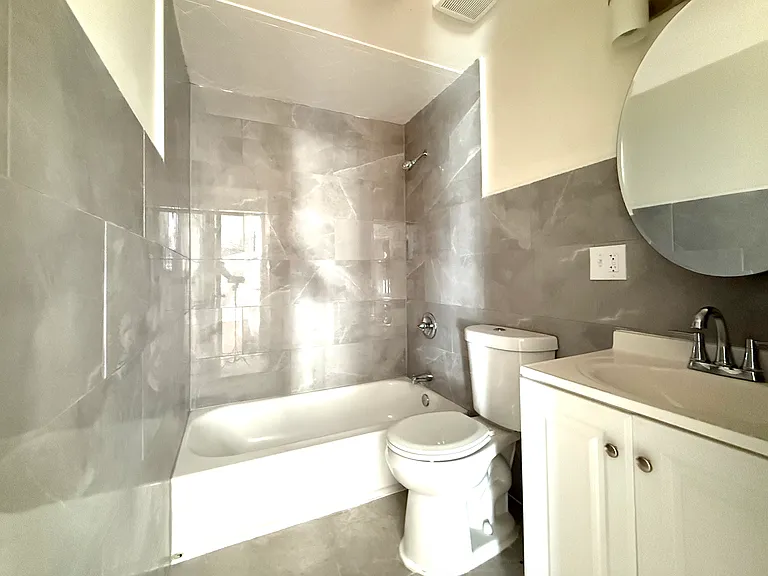435 S 17th St #1 — Photo 4