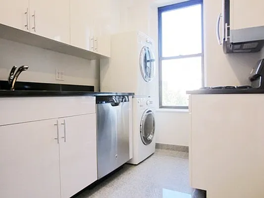 Rented by City Connections Realty | media 15