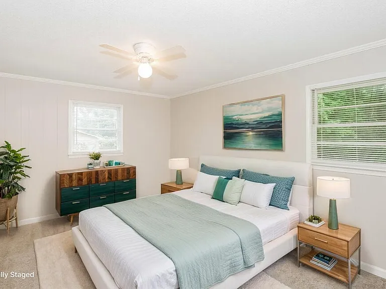 125 Pinevale Dr — Photo 9