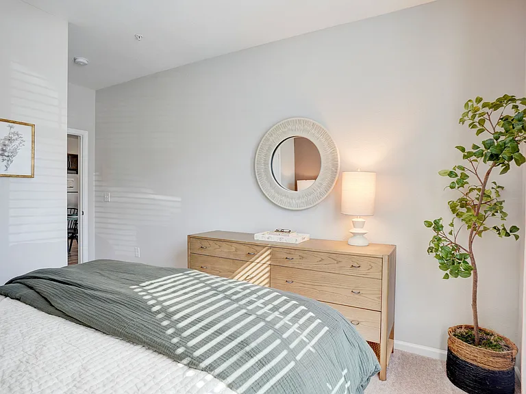 Guest bedroom