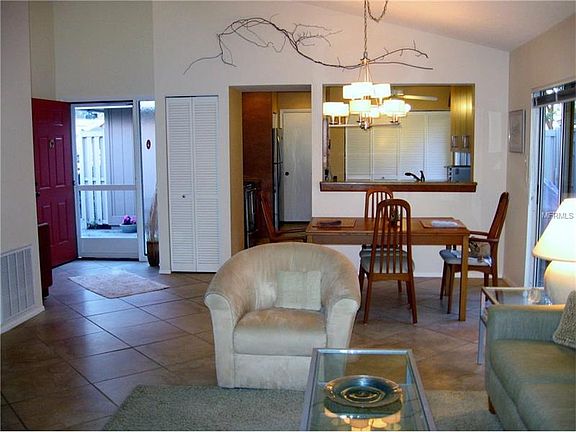 5th image of 821 Saintclair Cir #821