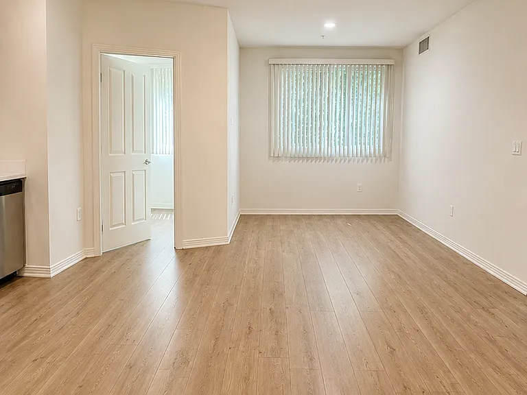 Aura NoHo Luxury Apartments — Photo 61