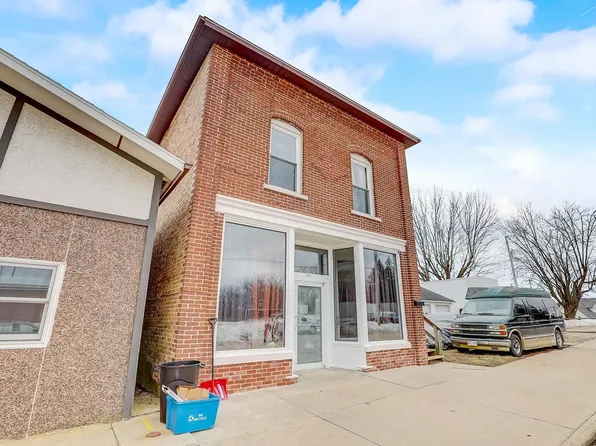 711 Main St, Ridgeway, WI 53582
