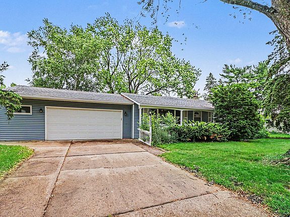 3rd image of 2203 Lakeaires Blvd