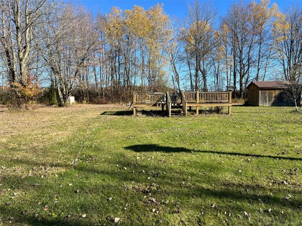 Plymouth Ln, Jamestown, PA 16134