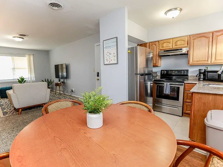 1280 W Ocean View Ave #4 — Photo 20