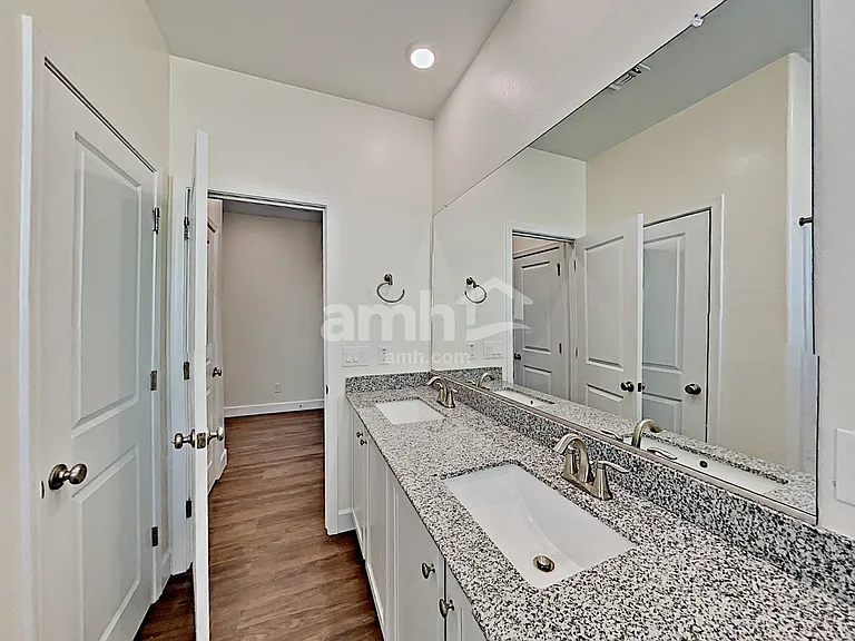 5925 W Columbine Dr — Photo 12