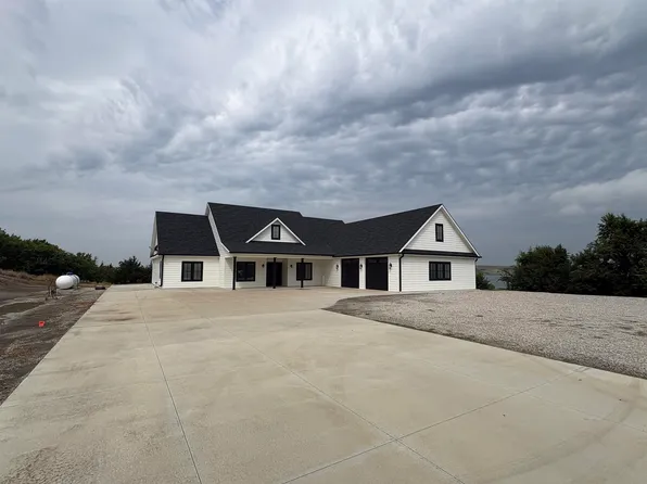 121 Lighthouse Cir, Sylvan Grove, KS 67481
