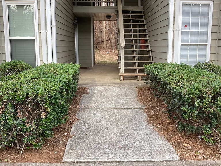 125 Sterling Ct — Photo 1