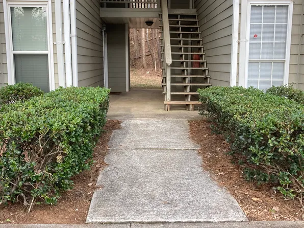 125 Sterling Ct, Alpharetta, GA 30004