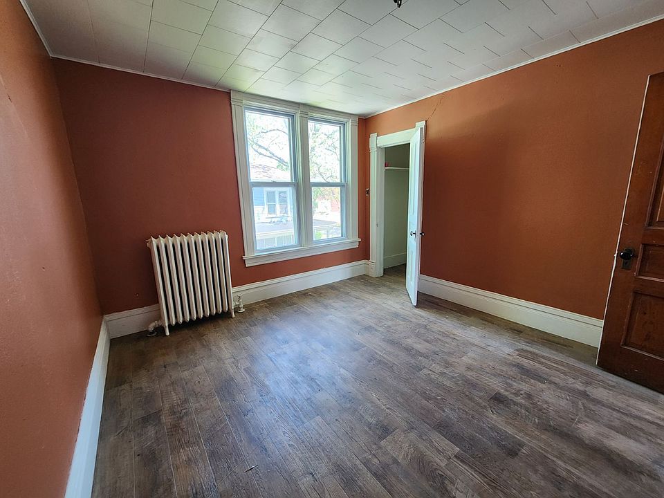 1st image of 415 N Superior Ave #C