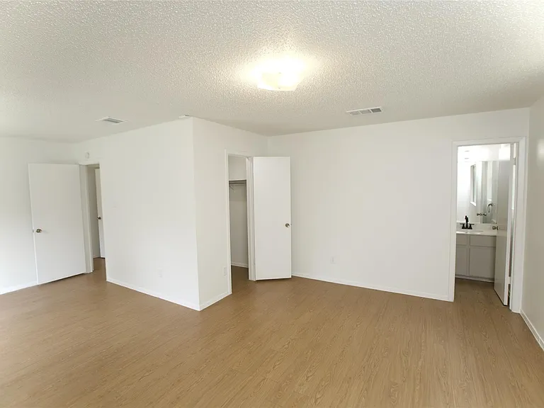 2206 Spring Breeze Dr — Photo 13