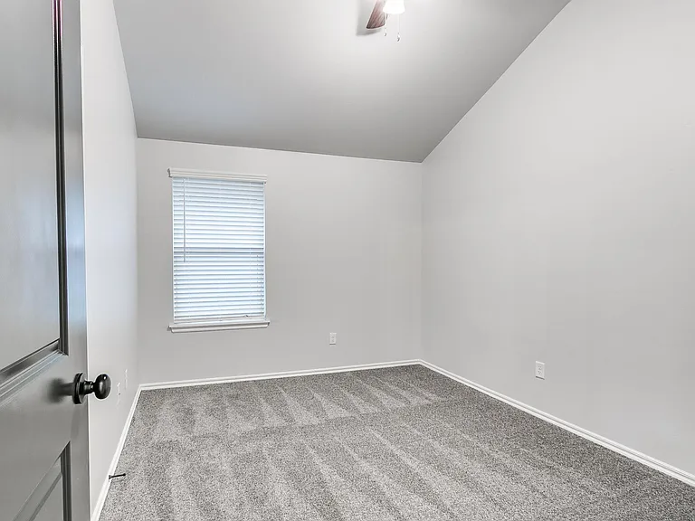 930 Chase Ln — Photo 22