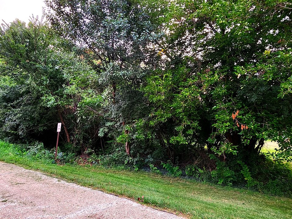 1st image of 16W546 Timberlake Dr