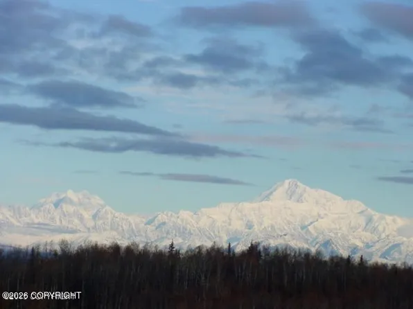 35568 S Malaspina Loop, Talkeetna, AK 99676